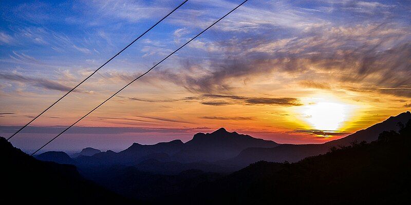 File:Sunrise at Munnar,Kerala.jpg