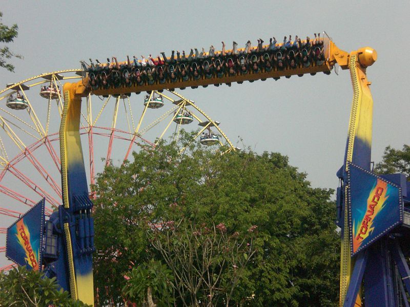 File:Zamperla Backflash.jpg