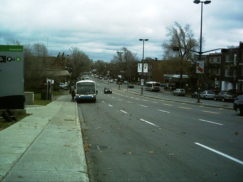 File:Boulevard Pie-IX Montreal.JPG