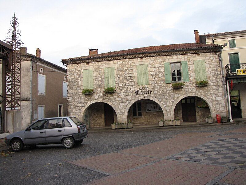 File:Bourg-de-Visa la mairie.JPG