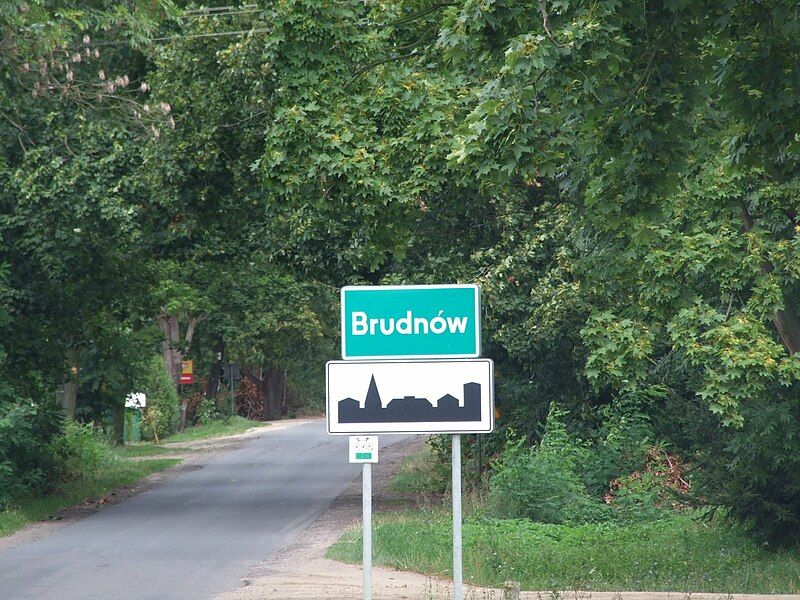 File:Brudnów Stary.JPG