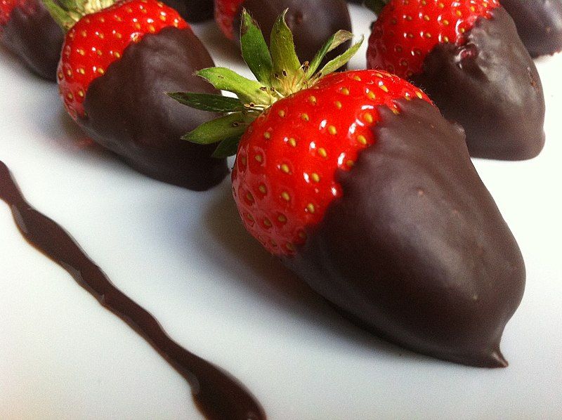 File:Chocolate strawberries.jpg