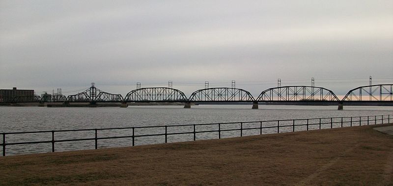 File:Crescent Rail Bridge.jpg