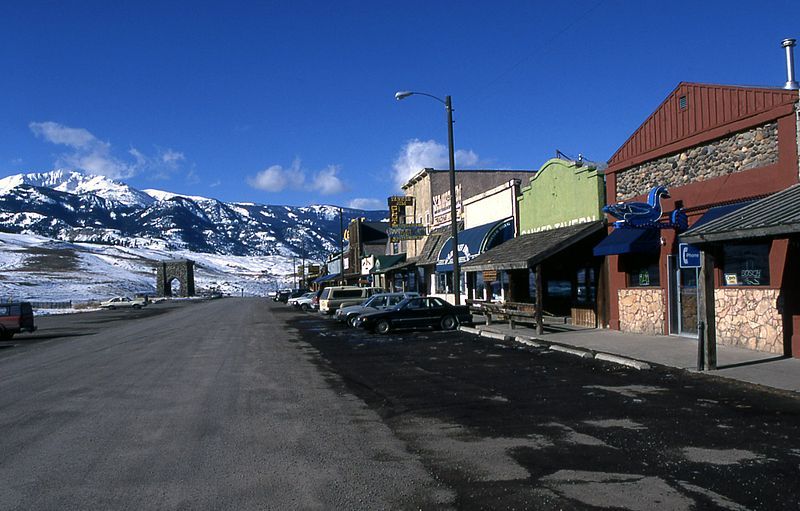 File:DowntownGardinerMontana1999.jpg