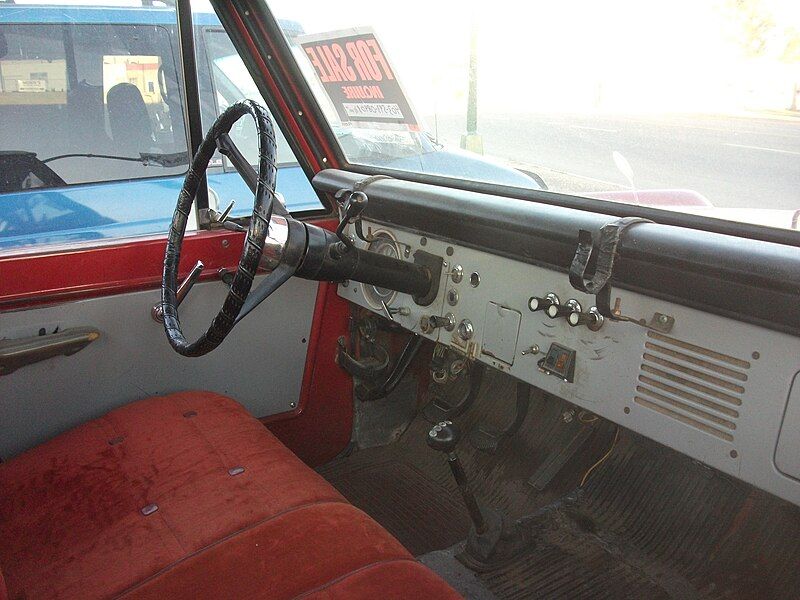 File:FordBronco-interior.jpg