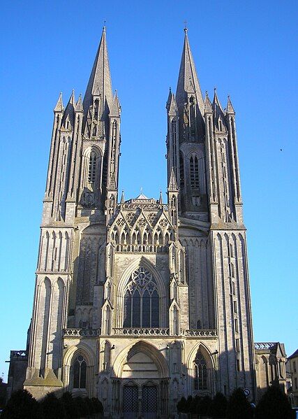 File:FranceNormandieCoutancesCathNotreDameFacade.jpg