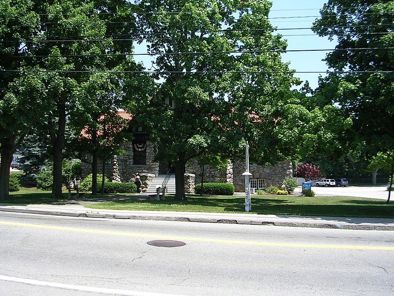 File:Hills-memorial-library-front-2007.jpg