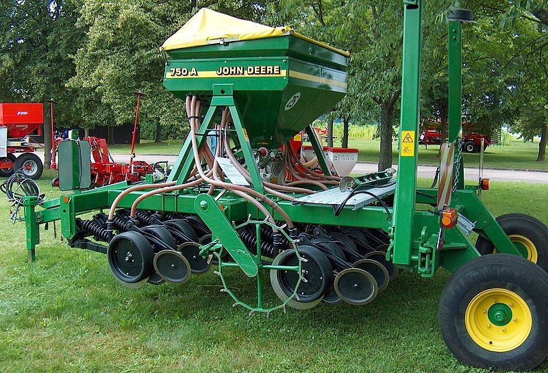 File:JohnDeere 750A.jpg