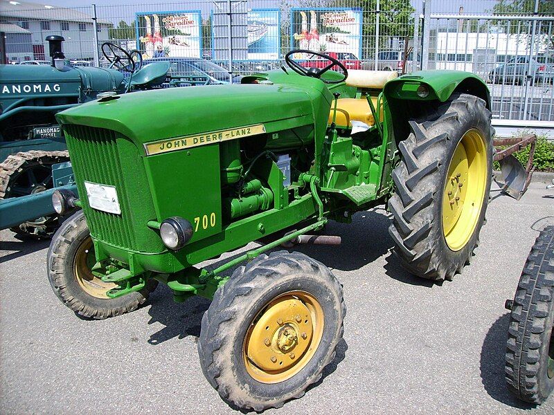 File:John Deere-Lanz 700.jpg