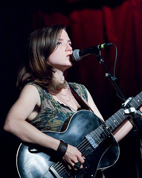 File:Jolie Holland.jpg