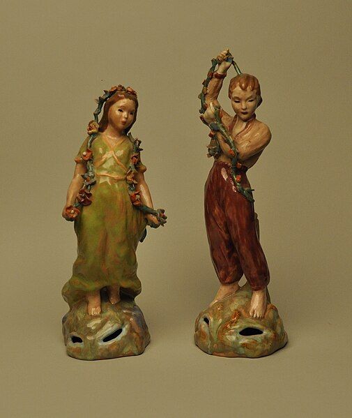 File:Joy Thompson figurines.jpg