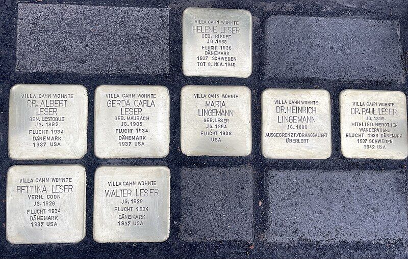 File:Leser family Stolpersteine.jpg