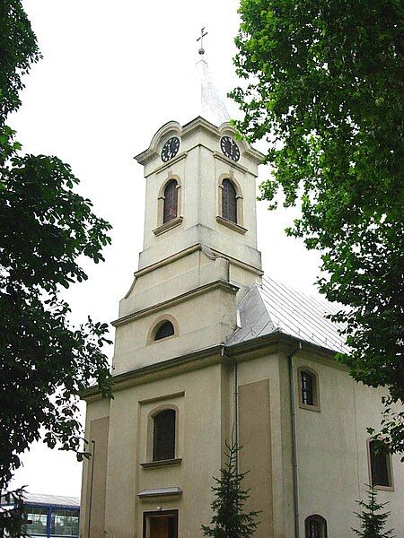 File:Plavna, Catholic Church.jpg