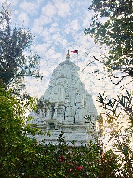 File:ShanaleshwaraSwayambhuTemple.jpg