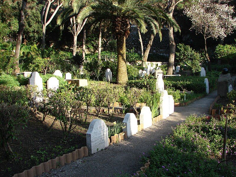 File:TrafalgarCemetery.JPG