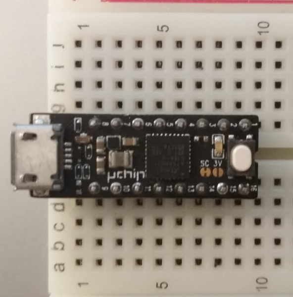 File:UChipOnBreadboard.png