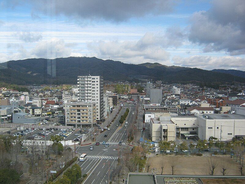 File:ブールバール（西条駅方面）.JPG