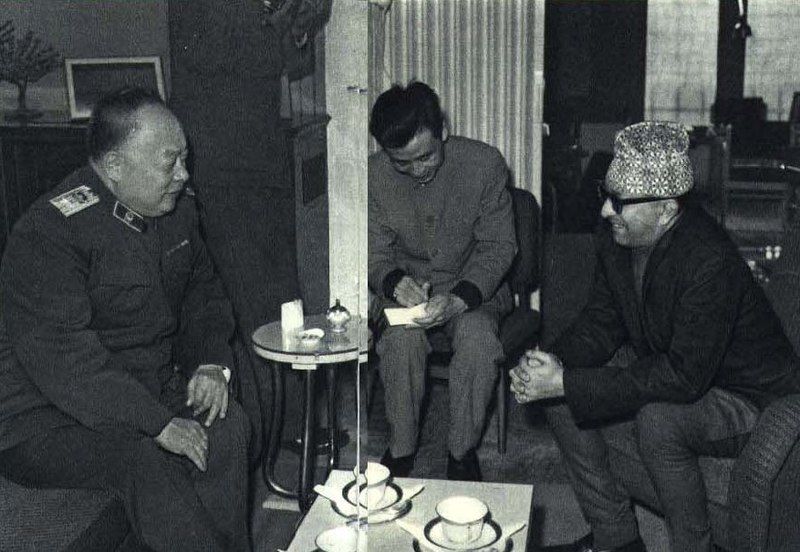 File:1965-6 1965年 陈毅访问尼泊尔，马亨德拉国王.jpg