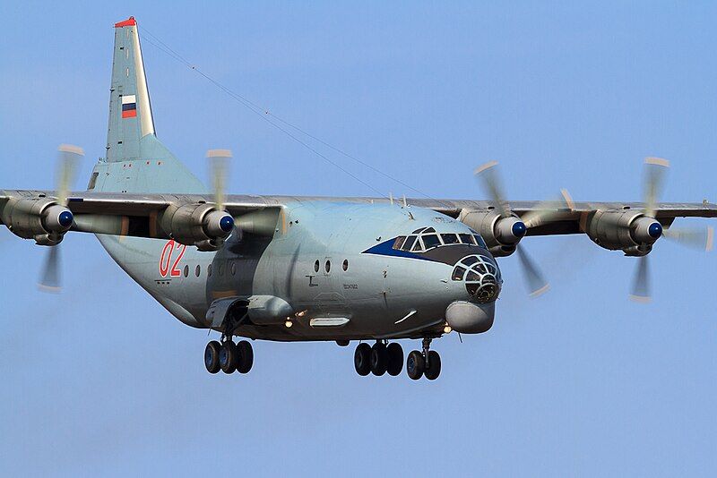 File:Antonov An-12 (6981291120).jpg