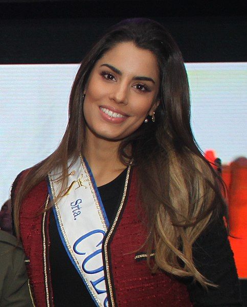 File:Ariadna Gutiérrez) (cropped).jpg