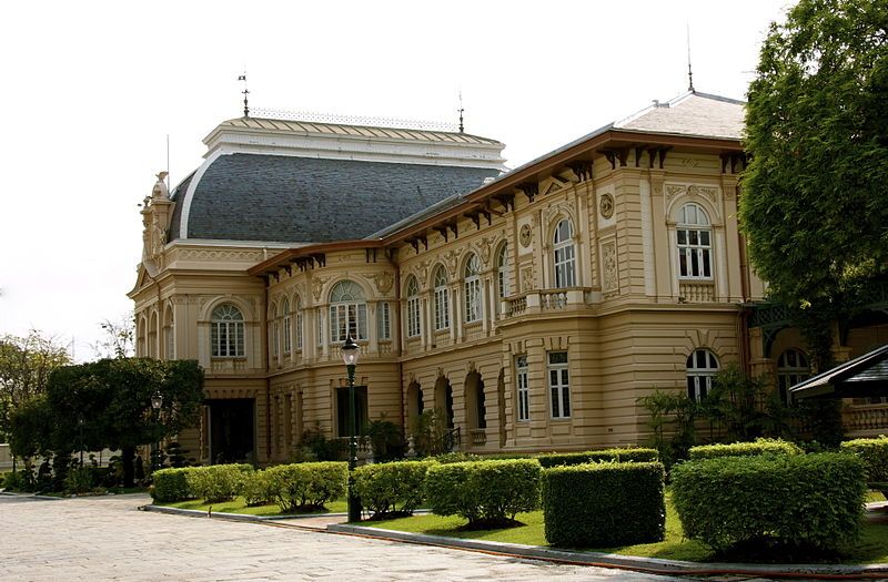 File:Boromphiman Palace.jpg