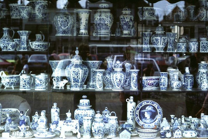 File:Delftware display.JPG