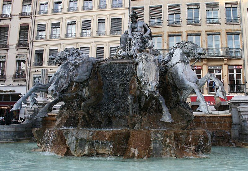 File:Fontaine Bartholdi4.jpg