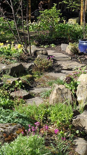 File:Granton Garden Rockery.jpg