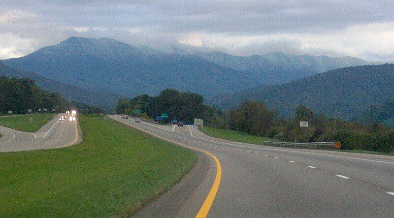 File:Interstate-40-smoky-mtns-tn1.jpg