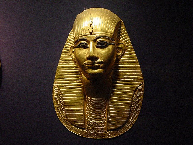 File:Mask of Amenemope1.jpg