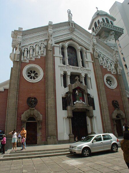 File:Rio-de-Janeiro-Igreja-Nossa-Senhora-de-Lourdes-Imagem-Inepac.jpg