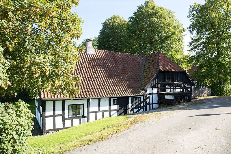 File:Tarskov Mølle møllehus.jpg