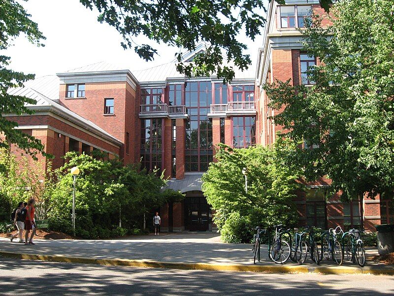 File:Willamette-Hall-UO.jpg