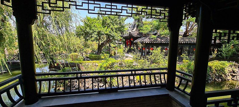 File:Zhanyuan covered walkway.jpg