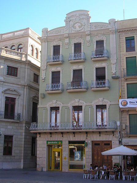 File:Casa Piñol Reus.JPG