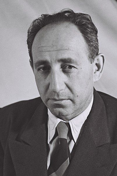 File:Eliezer Livneh.jpg