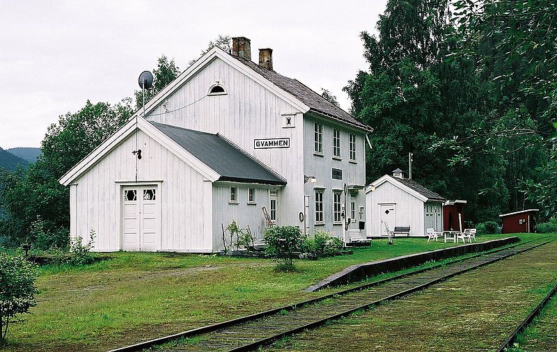 File:Gvammen stasjon Numedalsbanen.jpg