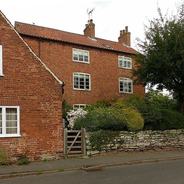 File:Home Farmhouse, Southwell.jpg