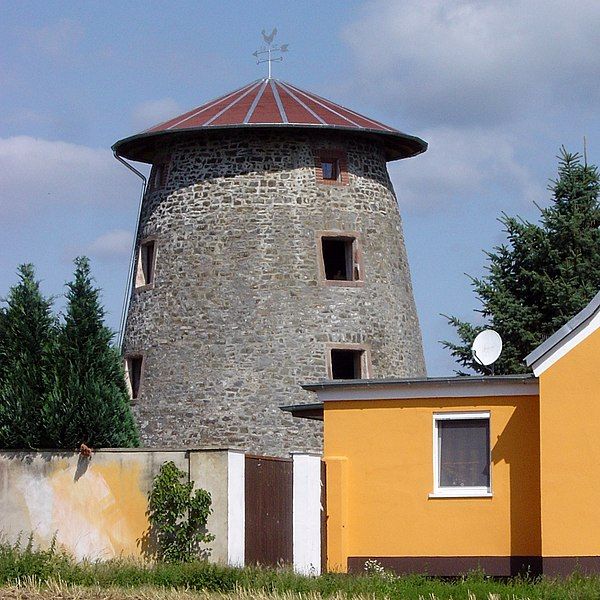 File:Hundisburg Windmühle.jpg