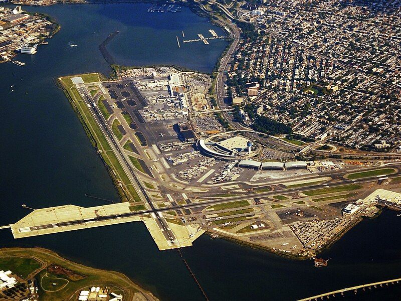 File:LaGuardia Airport.JPG