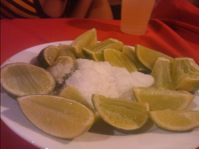 File:Limones con sal..JPG