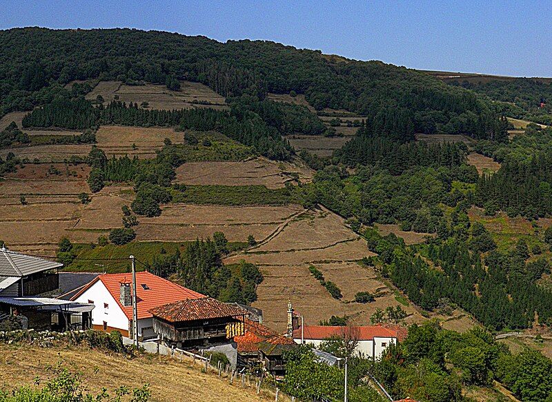 File:Parajas, Asturias.jpg