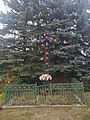 Cross at the entry road into Renice proper