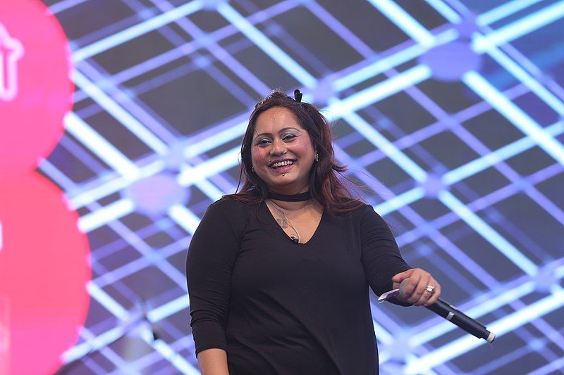 File:Shefali Alvares Live.jpg