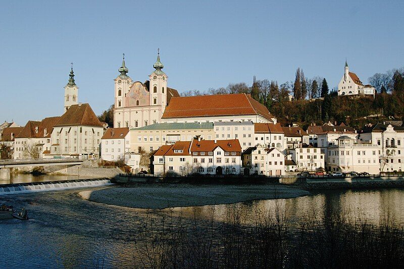 File:Steyr Town 01.jpg