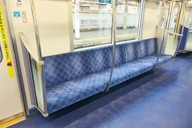 File:Tokyo-Metro Series16000 Long-seat.jpg