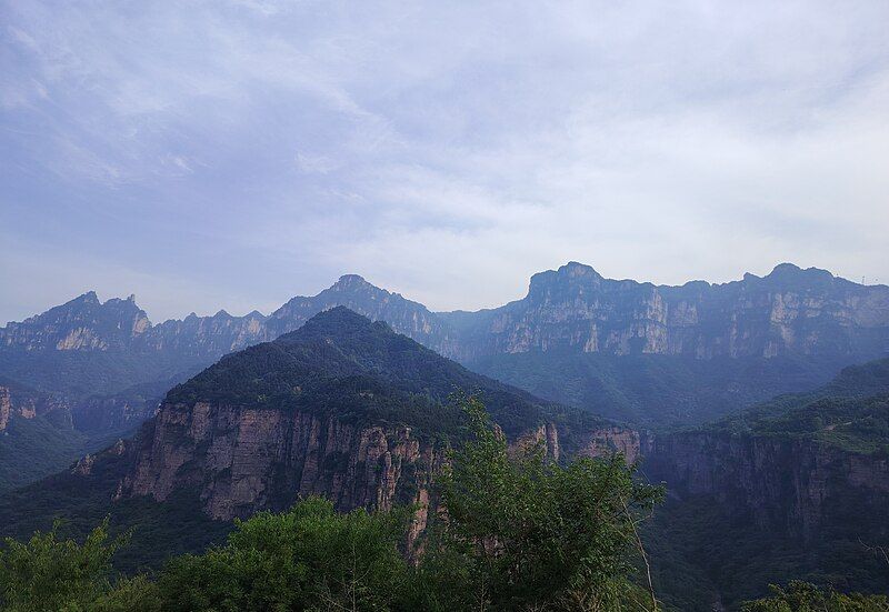 File:太行山鳥瞰 (河南輝縣).jpg