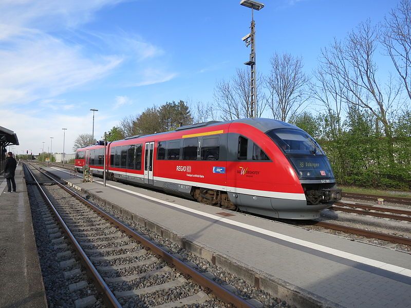 File:Bahnhof Bobingen Desiro.JPG