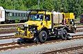 Road–rail vehicle Vegetationskontrolle Unimog