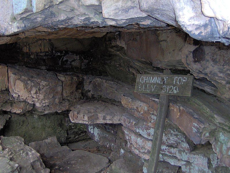 File:Chimney-top-mountain-shelter-tn1.jpg